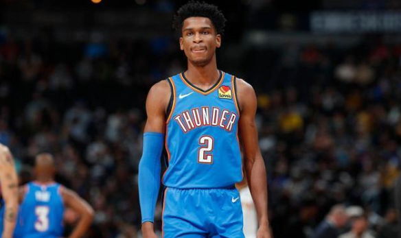 鲜明对比的 鲜明对比的