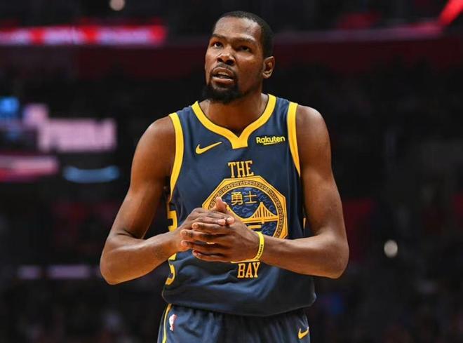 通过边路传 通过边路传